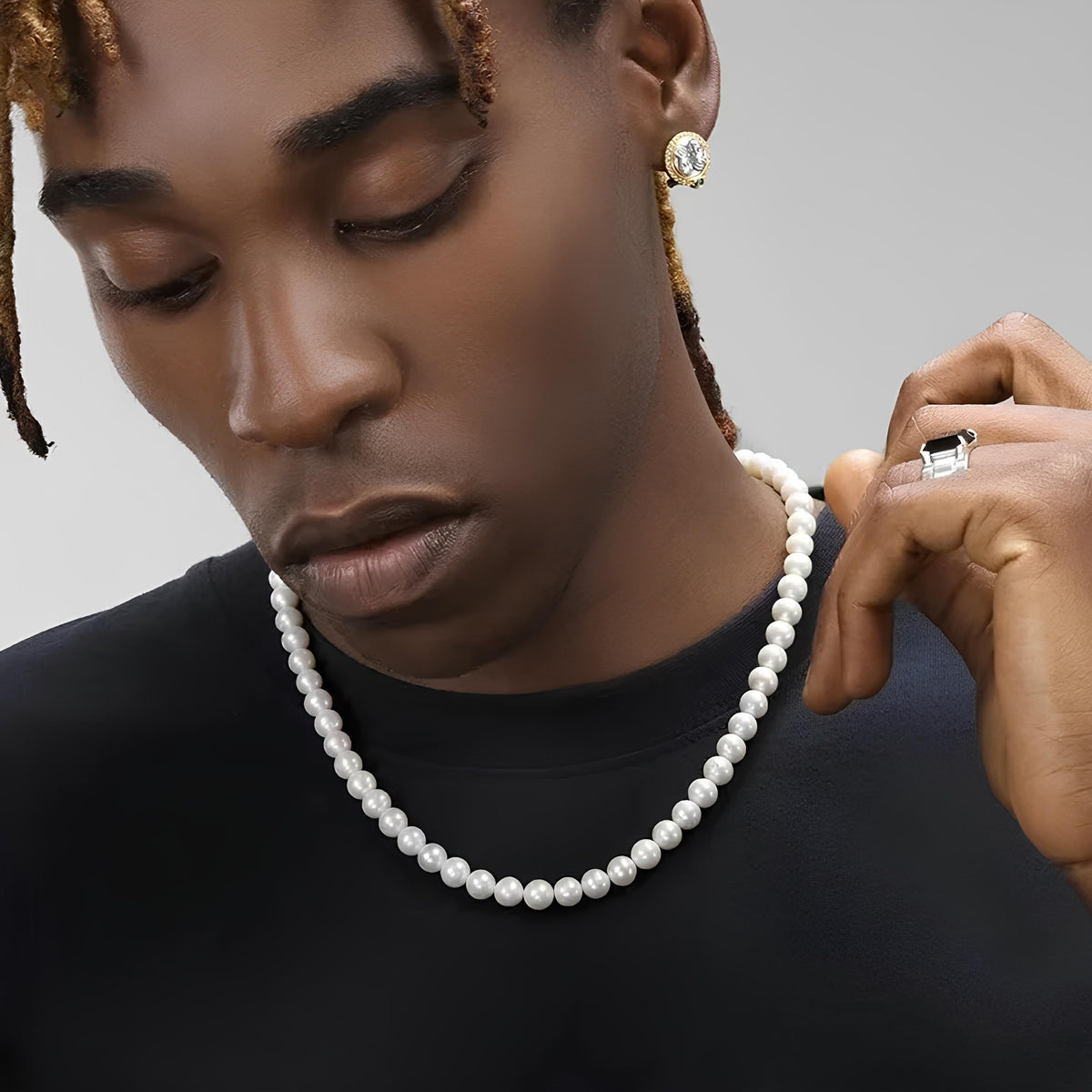 Classic Pearl Necklace